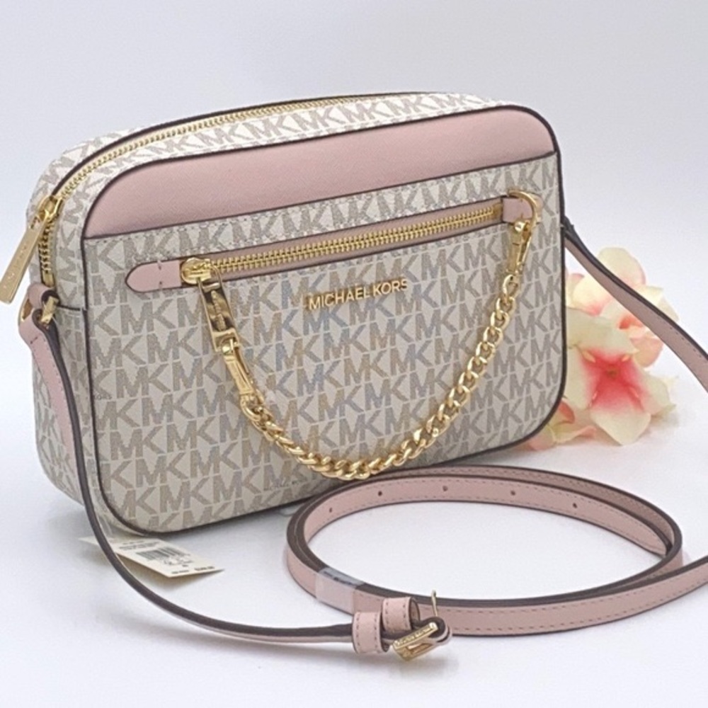 MICHAEL KORS LG EW ZP CHAIN
XBODY POWDER BLUSH MLT